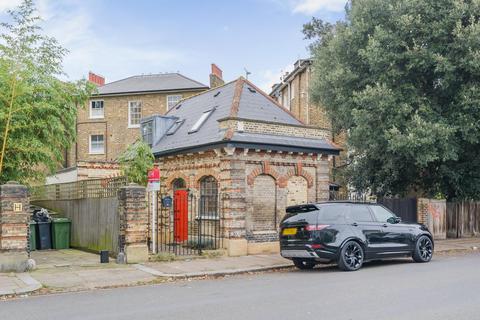 3 bedroom detached house for sale, Wiltshire Road, Brixton