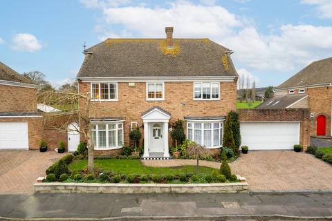 5 bedroom detached house for sale, Corone Close, Folkestone CT19