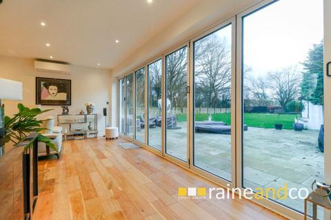 Willow End Dixons Hill Close, Brookmans Park, Hatfield, AL9 7EG
