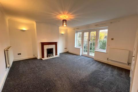 3 bedroom house to rent, Waine Close, Buckingham MK18