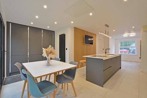 1 Bay View Road, Duporth, St Austell, PL26 6BN