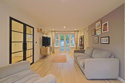1 Bay View Road, Duporth, St Austell, PL26 6BN