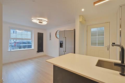 1 Bay View Road, Duporth, St Austell, PL26 6BN