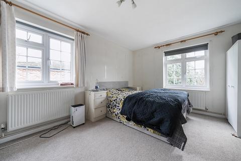 2 bedroom penthouse for sale, Lower Edgeborough Road, Guildford, Surrey, GU1