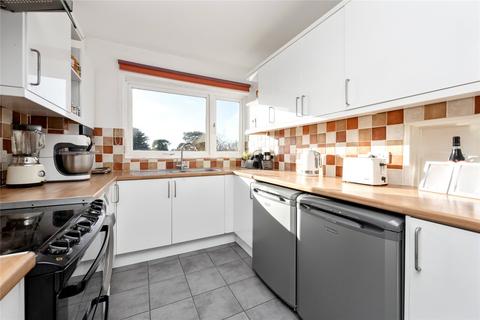 2 bedroom flat for sale, Sea Avenue, Rustington, Littlehampton, West Sussex, BN16