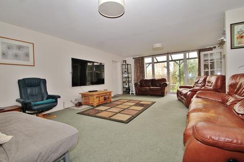 4 bedroom detached house for sale, Elm Close, Witney, OX28