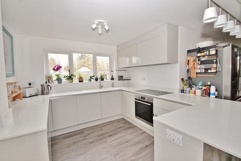 4 bedroom detached house for sale, Elm Close, Witney, OX28