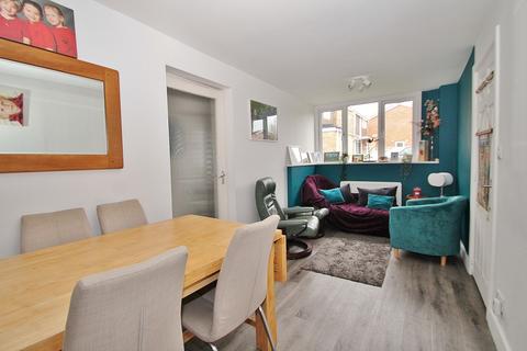 3 Elm Close, Witney, OX28 5BT