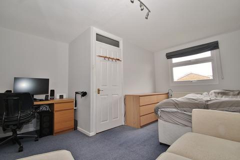 3 Elm Close, Witney, OX28 5BT