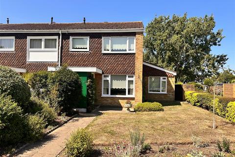 3 bedroom end of terrace house for sale, Buckingham Gardens, West Molesey KT8