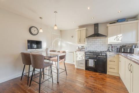 25 Dunchurch Crescent, Sutton Coldfield, B73 6QW