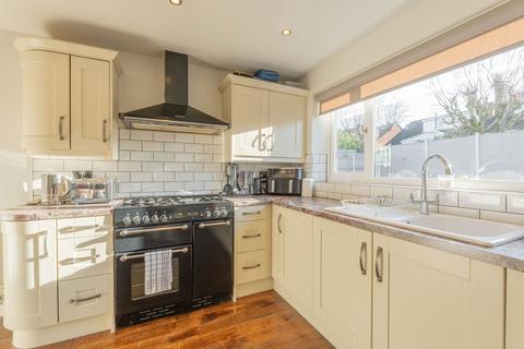 25 Dunchurch Crescent, Sutton Coldfield, B73 6QW