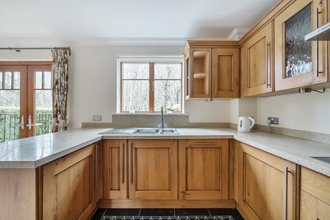 2 bedroom retirement property for sale, Salisbury Road, Sherfield English, Romsey, Hampshire, SO51