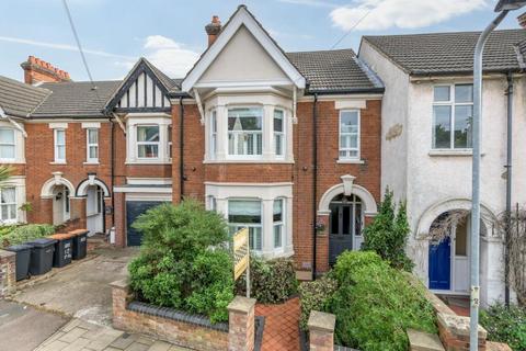 4 bedroom terraced house to rent, Park Road North, Bedford