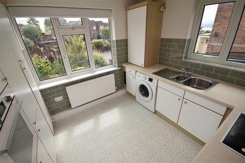 2 bedroom apartment to rent, Castle Mount, Heswall