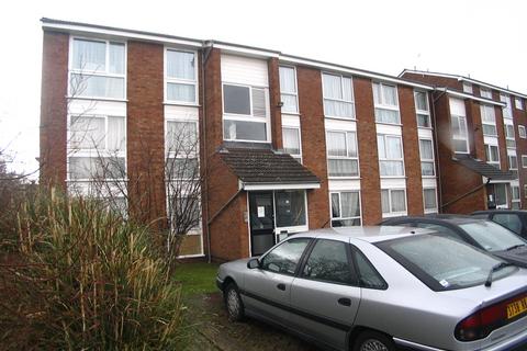 2 bedroom flat to rent, Lynn Road, Ilford IG2