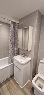 2 bedroom flat to rent, Lynn Road, Ilford IG2