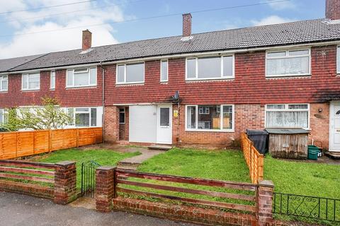 3 bedroom terraced house to rent, Larkspur Road, West Malling ME19