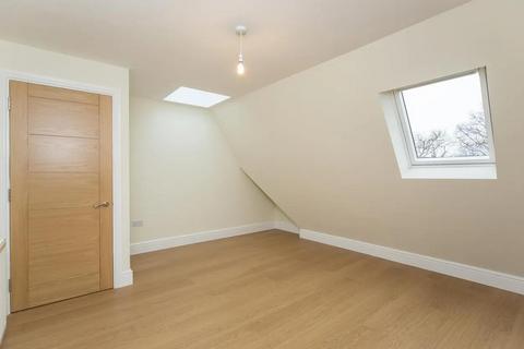 3 bedroom apartment to rent, 63 New Wanstead, London E11