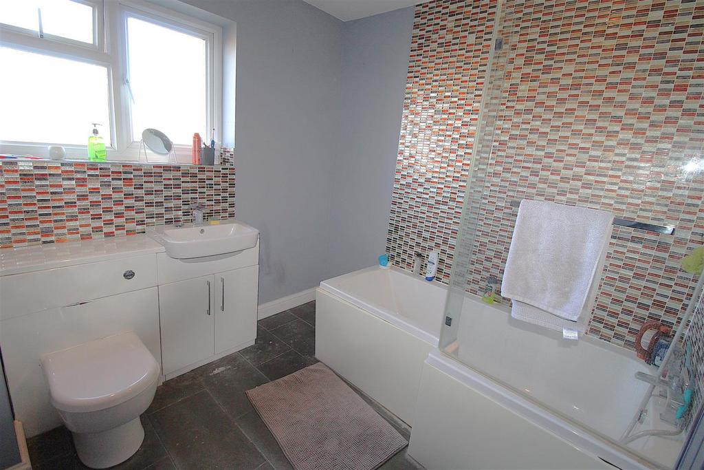 Bathroom.JPG
