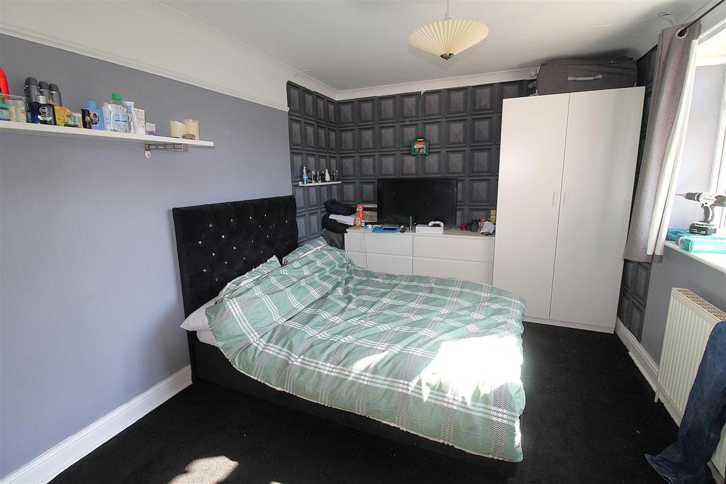 Bedroom 3(1).JPG