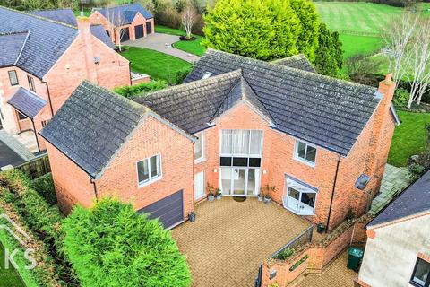 5 bedroom detached house for sale, Walnut Close, Derby DE65