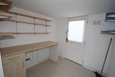 3 bedroom semi-detached house to rent, North Avenue, Haverhill CB9