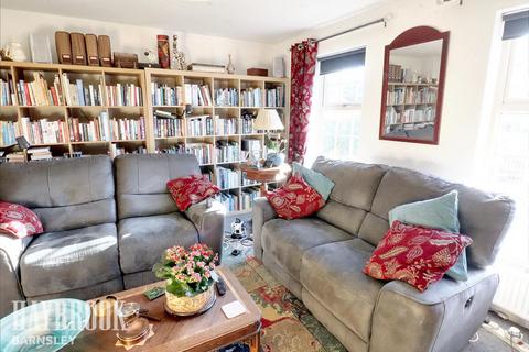 94 Barnsbridge Grove, Barnsley, S70 3RW
