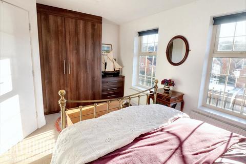 94 Barnsbridge Grove, Barnsley, S70 3RW