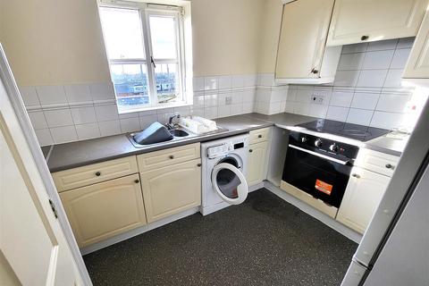 2 bedroom flat to rent, Crown Quay, Bedford