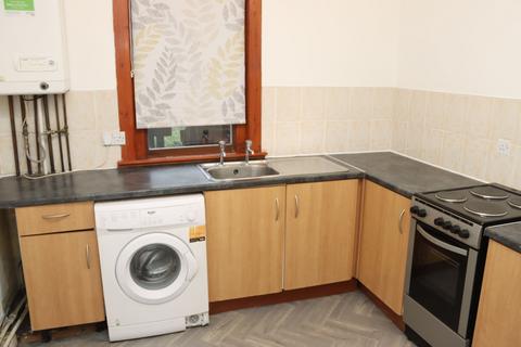 2 bedroom flat to rent, Glebe Road, Bathgate EH47