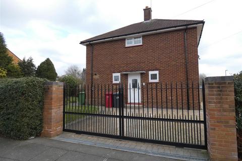 3 bedroom end of terrace house to rent, Washington Drive, Cippenham