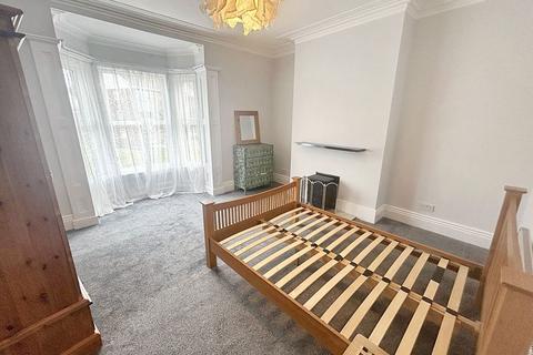 3 bedroom flat for sale, Dean Road, South Shields, Tyne and Wear, NE33 5LN