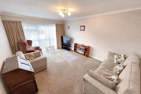 2 bedroom ground floor flat for sale, Earlswood Park, Gateshead, Tyne and Wear, NE9 6AW