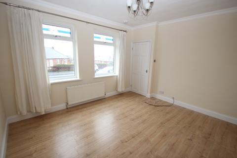 3 bedroom end of terrace house to rent, Blaydon