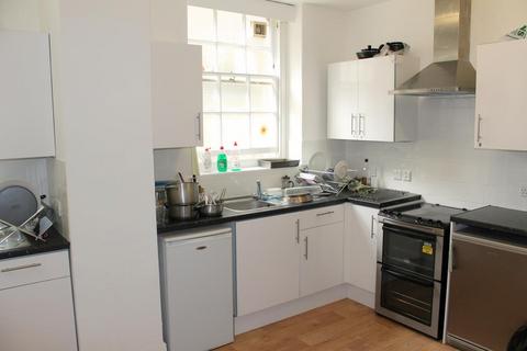 1 bedroom in a house share to rent, Trim Street