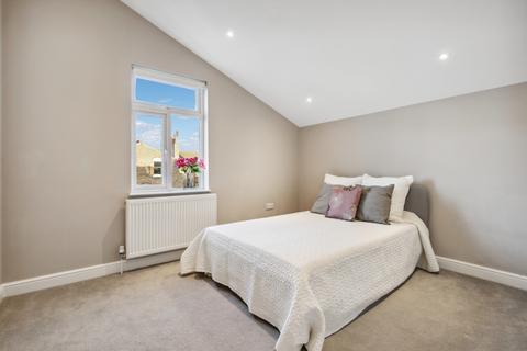 2 bedroom apartment for sale, Tooting Bec Road, SW17