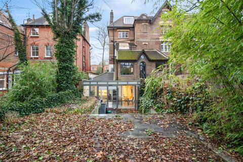 3 bedroom apartment to rent, Fitzjohn's Avenue, Hampstead, NW3