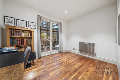 3 bedroom apartment to rent, Fitzjohn's Avenue, Hampstead, NW3