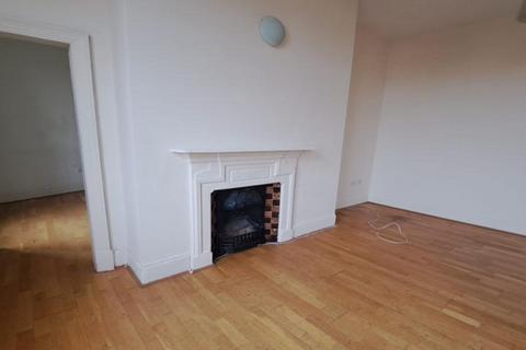 3 bedroom apartment to rent, St. Pauls Avenue, London, NW2