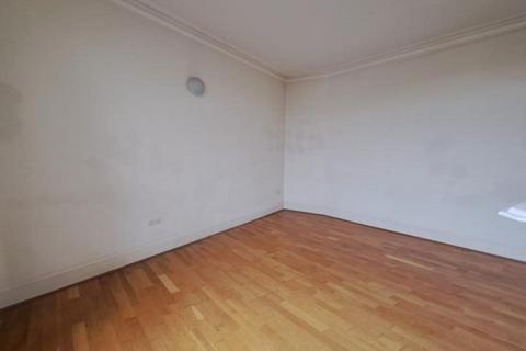 3 bedroom apartment to rent, St. Pauls Avenue, London, NW2