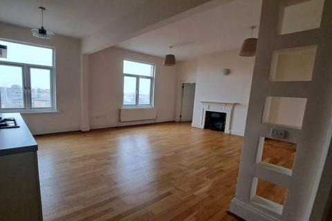 3 bedroom apartment to rent, St. Pauls Avenue, London, NW2