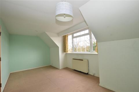 3 bedroom flat to rent, How Wood, Park Street