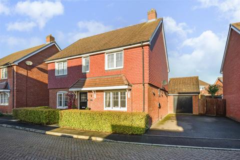 4 bedroom detached house for sale, Woolwich Way, Andover