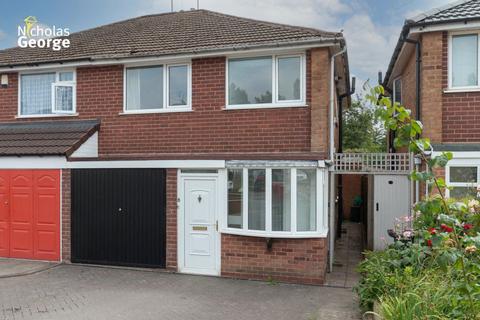 3 bedroom house to rent, Spinney Close, Northfield, B31 2JG