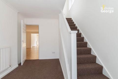 3 bedroom house to rent, Spinney Close, Northfield, B31 2JG