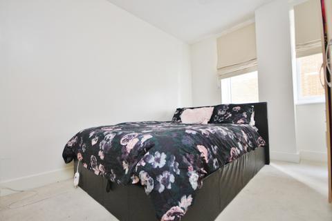 1 bedroom flat to rent, Skyline Plaza Building, 80 Commercial Road, London, E1