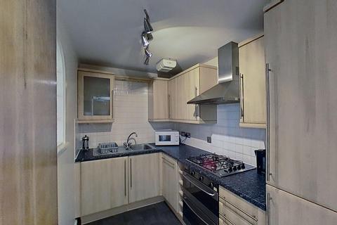 2 bedroom flat to rent, Old Tolbooth Wynd, Edinburgh, Midlothian, EH8