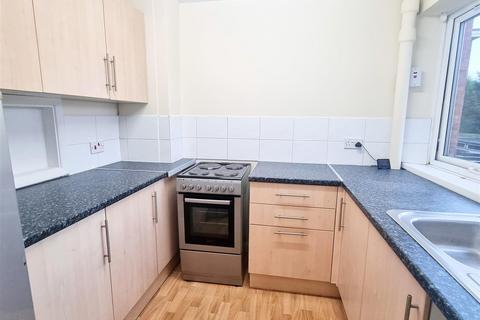 2 bedroom flat for sale, Lichfield Road, Four Oaks, Sutton Coldfield