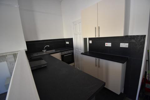 Studio to rent, Milverton Hill, Leamington Spa, Warwickshire, CV32